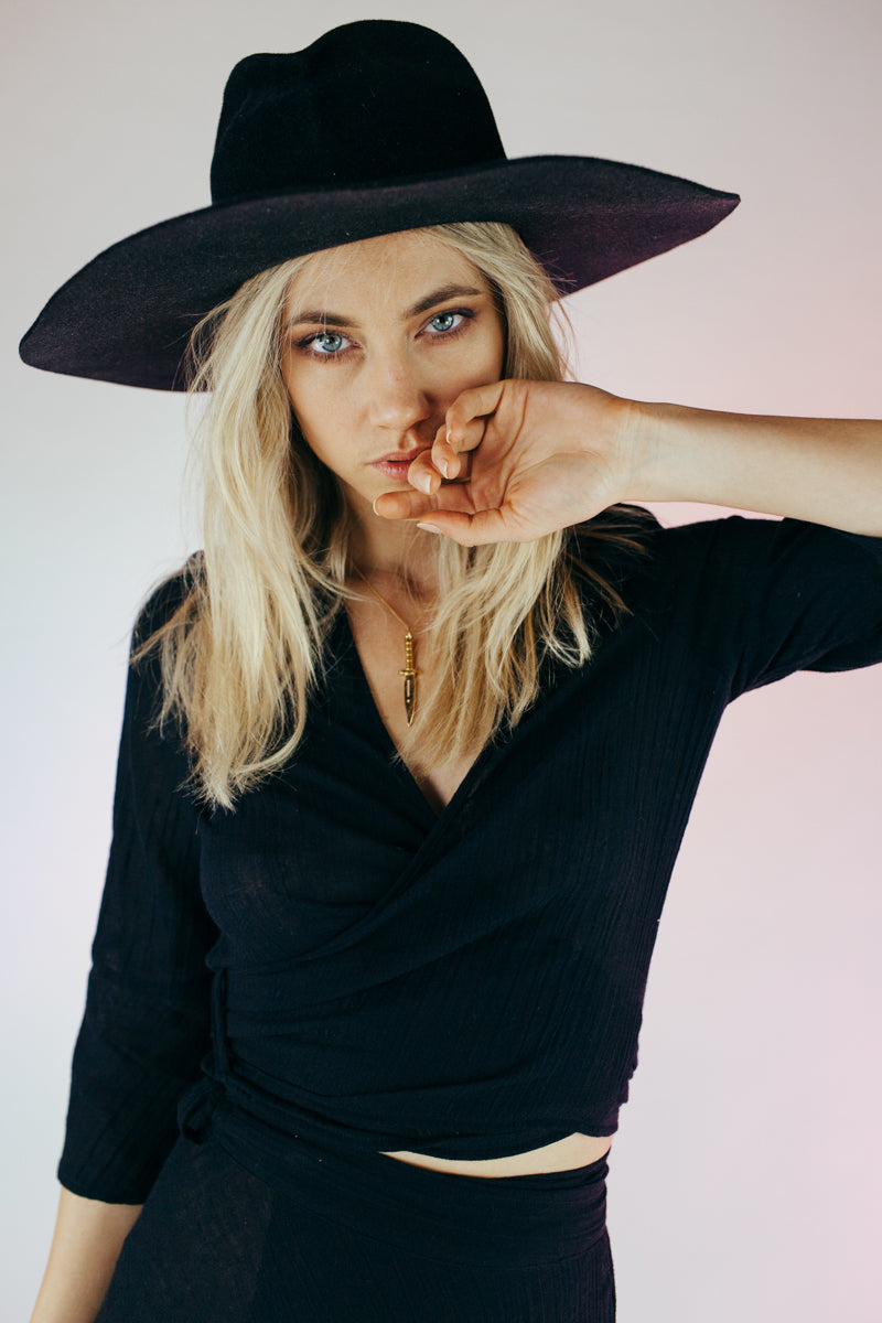 WITCHING TOP - BLACK